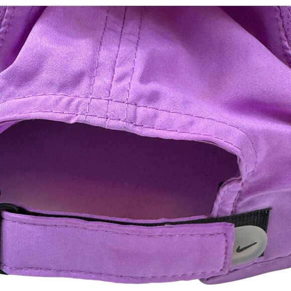 Nike Featherlight Dri-Fit "RUN" Women's Running Logo Adjustable Strapback Hat - Picture 4 of 7